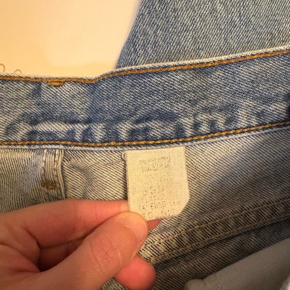 Vintage Levi’s Raw Hem Blue Jeans - Picture 4 of 6